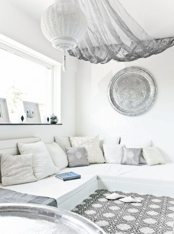 White Living Room: Different Style Interiors with Photos