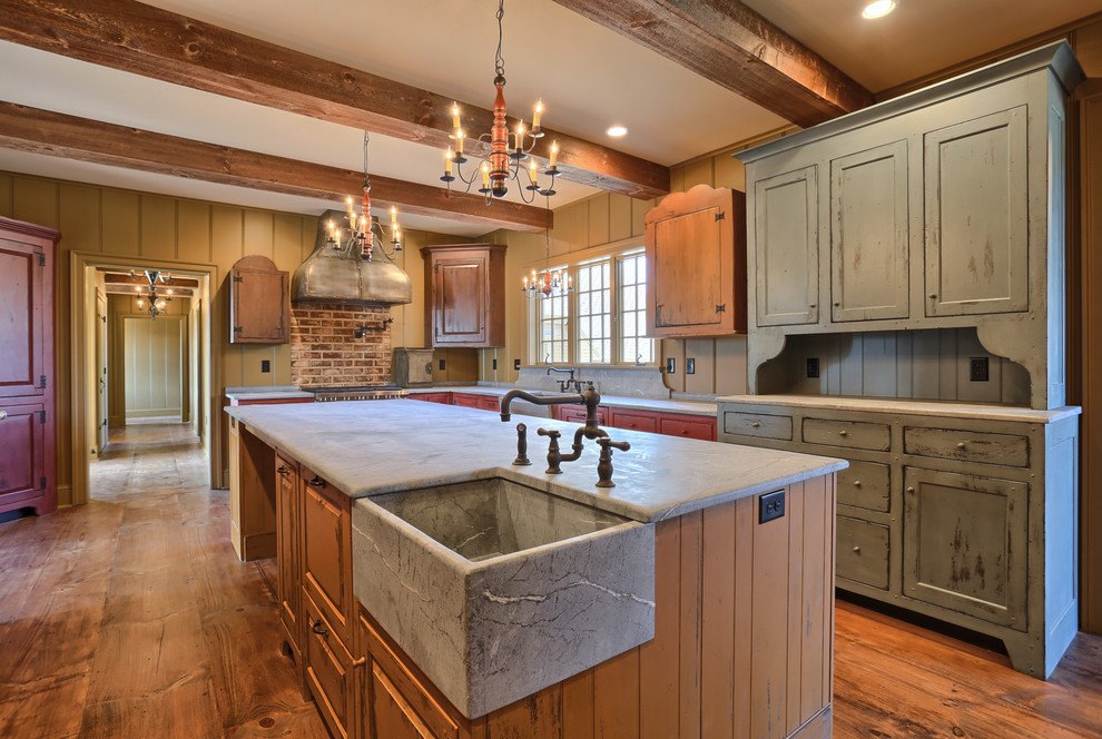 Colonial Style Kitchen as Distinctive Feature of Chic Interior